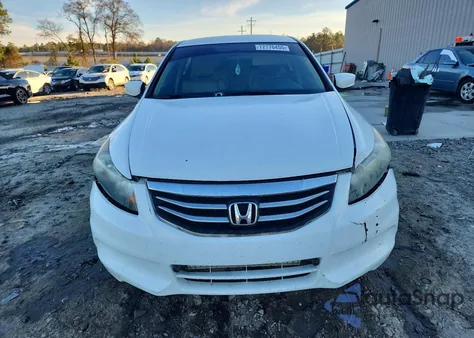 2011 Honda Accord Se z USA, uszkodzony, nr VIN 1HGCP2F6XBA140636